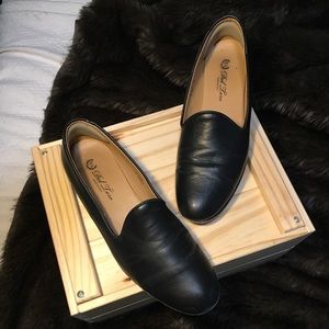 Black leather Del Toro loafers w/ red stripe back